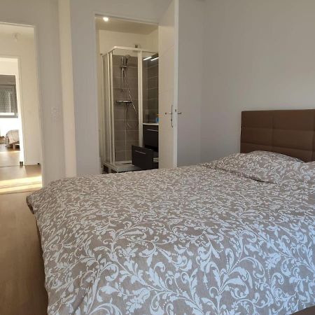 Chambre Privee Dans Un Nouvel Appartement Partage Pres De Paris Avec Parking Gratuit Chevilly-Larue Esterno foto