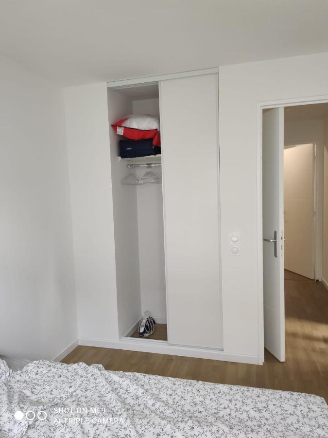 Chambre Privee Dans Un Nouvel Appartement Partage Pres De Paris Avec Parking Gratuit Chevilly-Larue Esterno foto